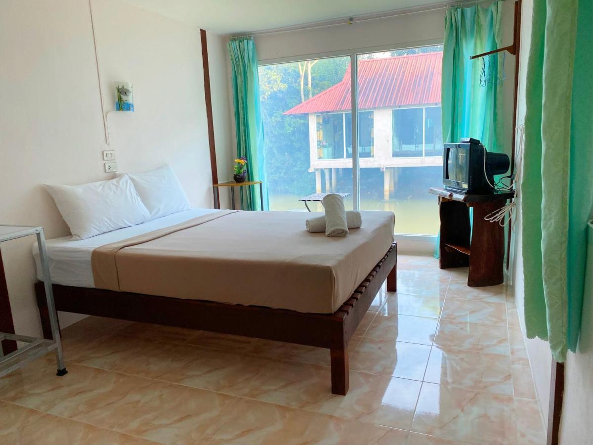 Hotel Banpak Suankaew Talaynoi à Phatthalung Extérieur photo