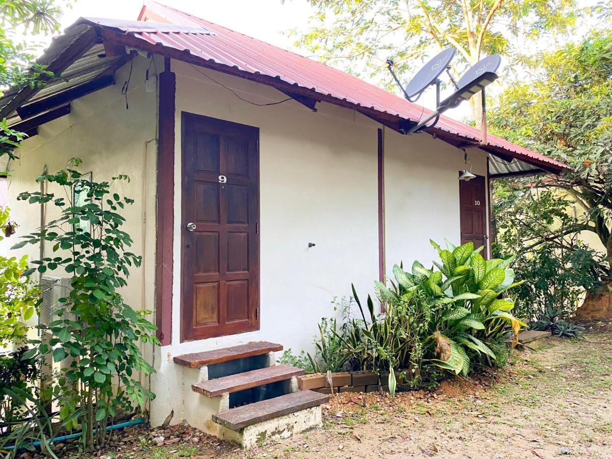 Hotel Banpak Suankaew Talaynoi à Phatthalung Extérieur photo