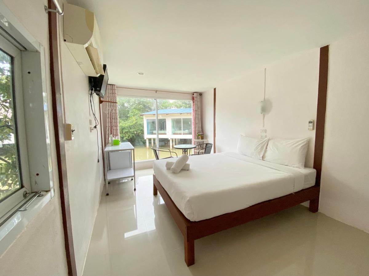 Hotel Banpak Suankaew Talaynoi à Phatthalung Extérieur photo